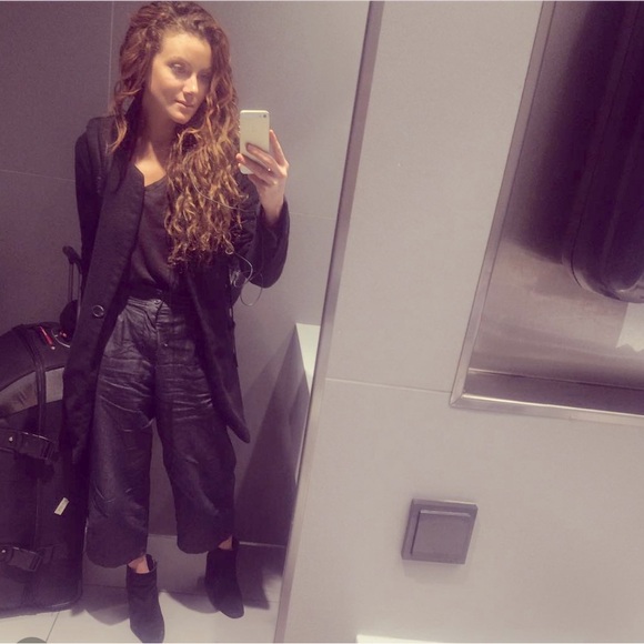 United Colors of Benetton Jeans (Size 2) - Picture 7 of 8